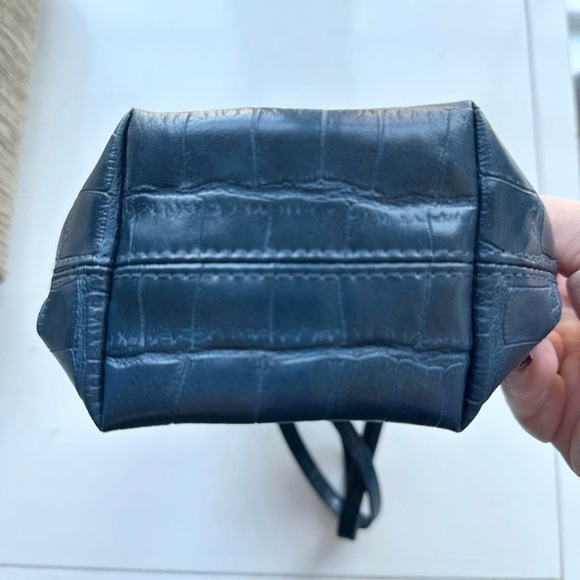 Corkcicle Carry Sling Bag - Navy - Picture 6 of 9